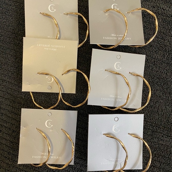 Jewelry - 6 sets of new hoop earrings.